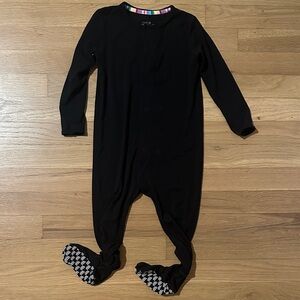 Magnetic Me Black Footies